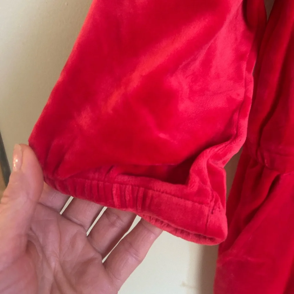 NWT Hanna Andersson red velour jumpsuit. Size 3T. Elastic waist, short sleeves.